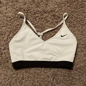 Women’s Medium Nike Dri Fit Sports bra Black /white